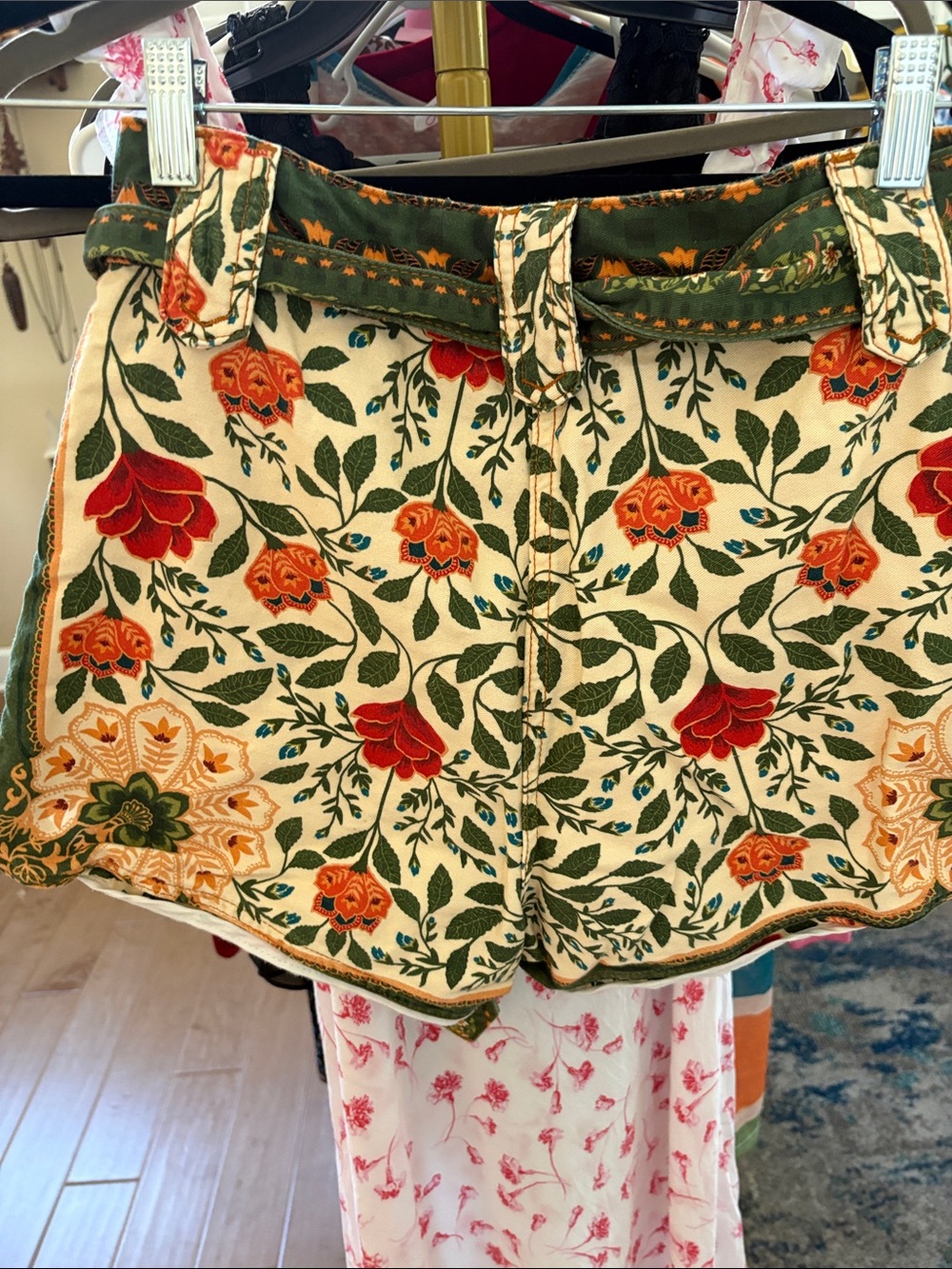 FARM Rio Olive & Cream Embroidered Floral Mini Shorts - Picture 4 of 9